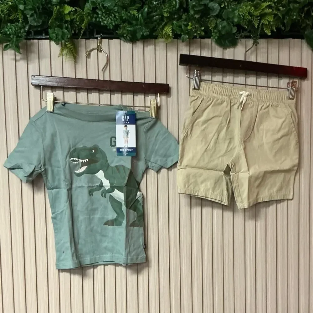 Gap Kids Dinosaur Graphic Tee & Pull-On Shorts Set Size 5T